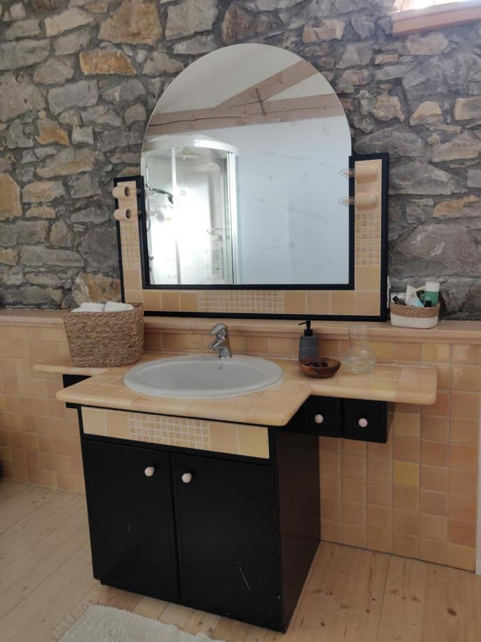 Small House In Vipava Valley Eksteriør billede